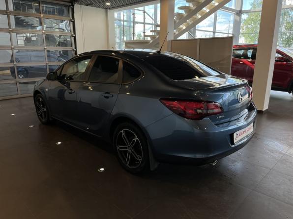 Opel Astra J Рестайлинг с пробегом 2013 года, цена 722 000 рублей, 176100 км, седан, Автокод Объявления