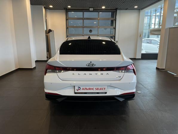Hyundai Elantra VII (CN7) с пробегом 2021 года, цена 2 090 000 рублей, 107964 км, седан, Автокод Объявления