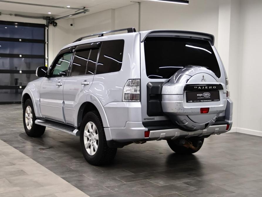 Mitsubishi Pajero IV Рестайлинг 1 Калуга  - изображение 4
