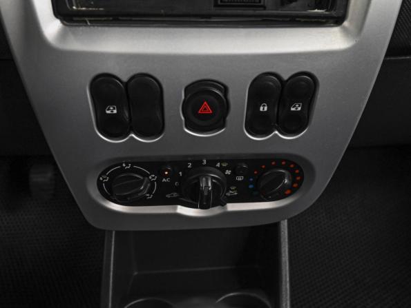 Renault Logan I Рестайлинг с пробегом 2013 года, цена 560 000 рублей, 182416 км, седан, Автокод Объявления