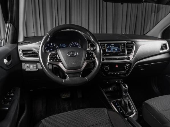 Hyundai Solaris II с пробегом 2018 года, цена 1 299 000 рублей, 159127 км, седан, Автокод Объявления