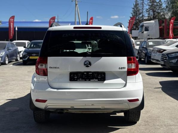 Skoda Yeti I Рестайлинг с пробегом 2017 года, цена 1 380 000 рублей, 122217 км, внедорожник, Автокод Объявления