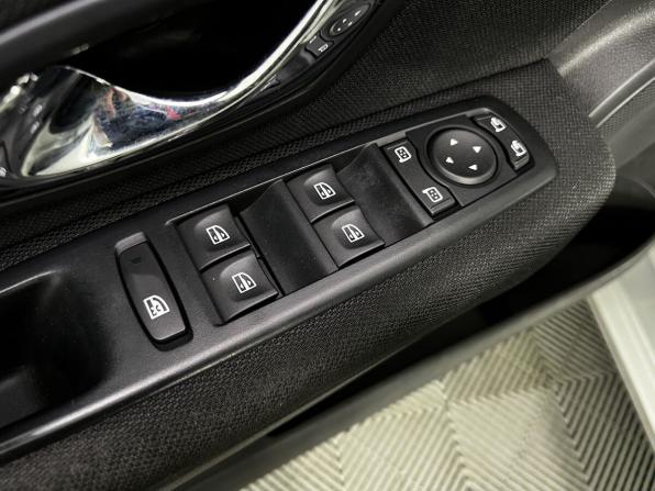 Renault Fluence I Рестайлинг с пробегом 2014 года, цена 990 000 рублей, 100000 км, седан, Автокод Объявления