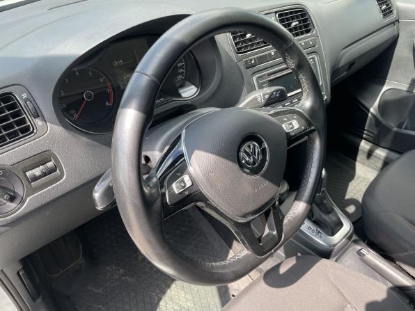 Volkswagen Polo V с пробегом 2015 года, цена 989 000 рублей, 83061 км, седан, Автокод Объявления