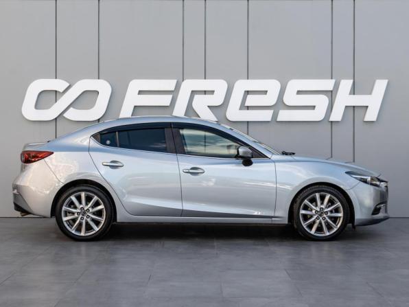 Mazda Axela III Рестайлинг с пробегом 2018 года, цена 1 475 000 рублей, 125124 км, хэтчбек, Автокод Объявления