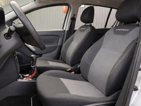 Renault Sandero II Рестайлинг с пробегом 2018 года, цена 987 000 рублей, 146916 км, хэтчбек, Автокод Объявления