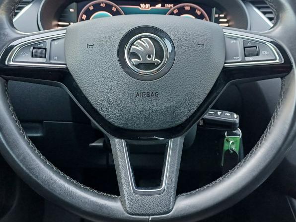 Skoda Octavia III (A7) Рестайлинг с пробегом 2019 года, цена 1 749 000 рублей, 181528 км, лифтбек, Автокод Объявления