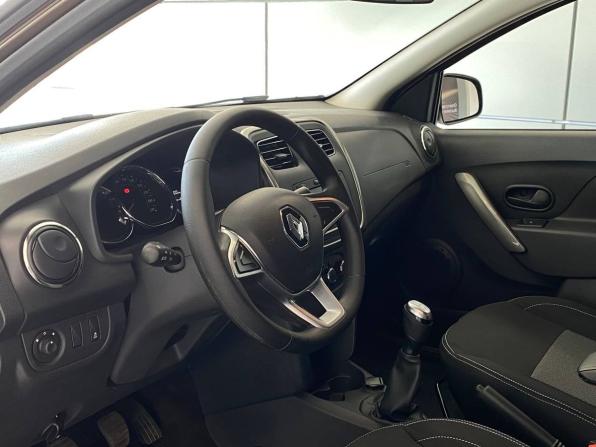 Renault Logan II Рестайлинг с пробегом 2022 года, цена 1 455 000 рублей, 52265 км, седан, Автокод Объявления