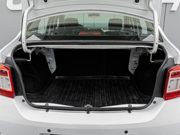 Renault Logan II с пробегом 2015 года, цена 649 000 рублей, 112222 км, седан, Автокод Объявления