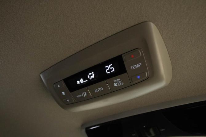 Honda Stepwgn V Рестайлинг с пробегом 2019 года, цена 3 049 000 рублей, 64408 км, минивэн, Автокод Объявления
