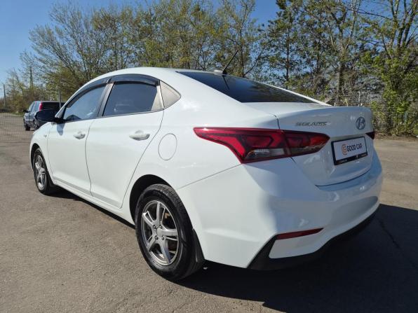 Hyundai Solaris II с пробегом 2017 года, цена 1 350 000 рублей, 134303 км, седан, Автокод Объявления