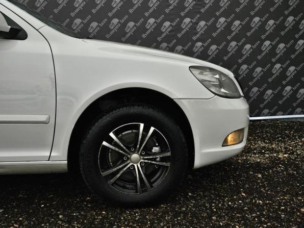 Skoda Octavia II (A5) Рестайлинг с пробегом 2012 года, цена 720 000 рублей, 228000 км, лифтбек, Автокод Объявления