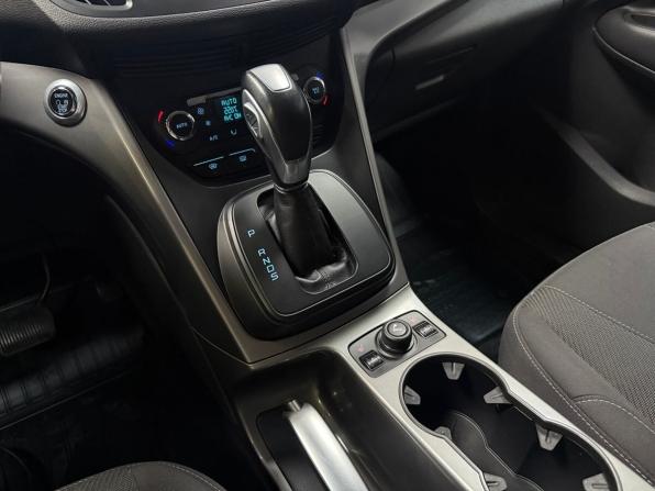 Ford Kuga II с пробегом 2015 года, цена 1 396 000 рублей, 95888 км, внедорожник, Автокод Объявления