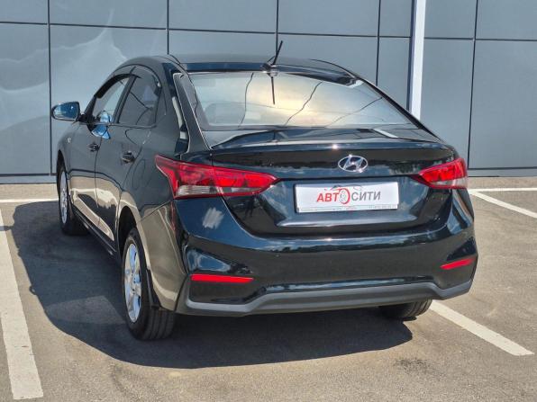 Hyundai Solaris II с пробегом 2018 года, цена 975 000 рублей, 123090 км, седан, Автокод Объявления