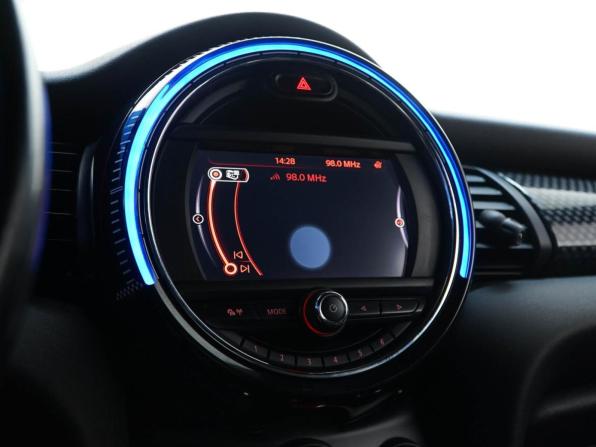 Mini Hatch III (F55/F56) с пробегом 2017 года, цена 2 133 077 рублей, 125865 км, хэтчбек, Автокод Объявления