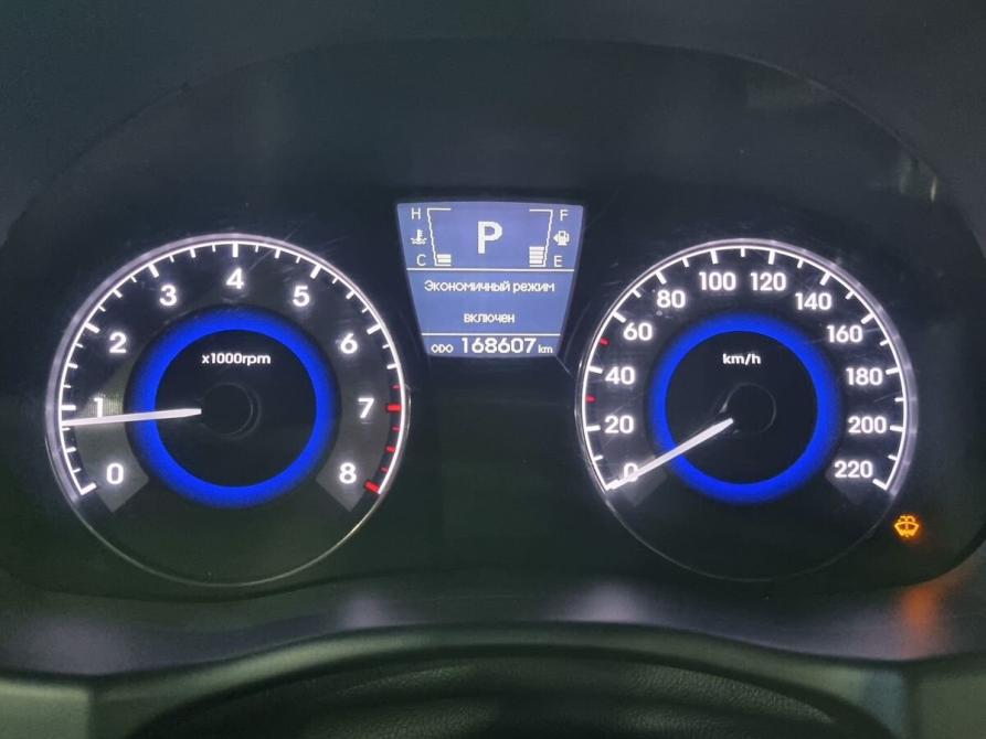 Hyundai Solaris I Санкт-Петербург  - изображение 16