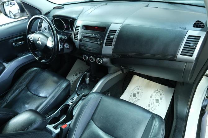 Mitsubishi Outlander II Рестайлинг с пробегом 2010 года, цена 1 249 000 рублей, 193000 км, внедорожник, Автокод Объявления