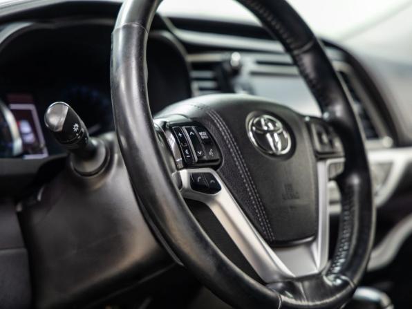 Toyota Highlander III (XU50) Рестайлинг с пробегом 2018 года, цена 3 748 000 рублей, 158963 км, внедорожник, Автокод Объявления