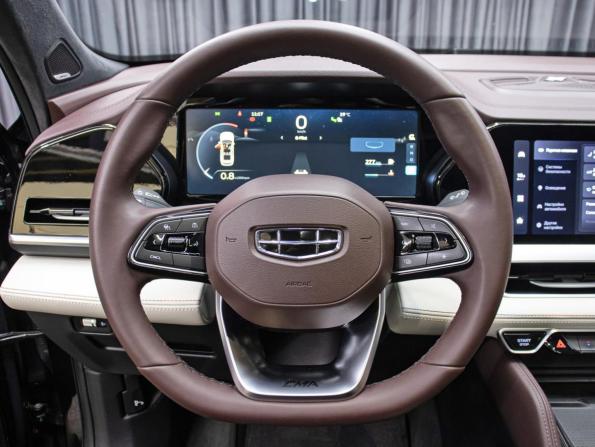 Geely Monjaro I с пробегом 2023 года, цена 3 098 000 рублей, 47273 км, внедорожник, Автокод Объявления