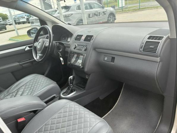 Volkswagen Touran I Рестайлинг 2 с пробегом 2012 года, цена 830 000 рублей, 162000 км, компактвэн, Автокод Объявления