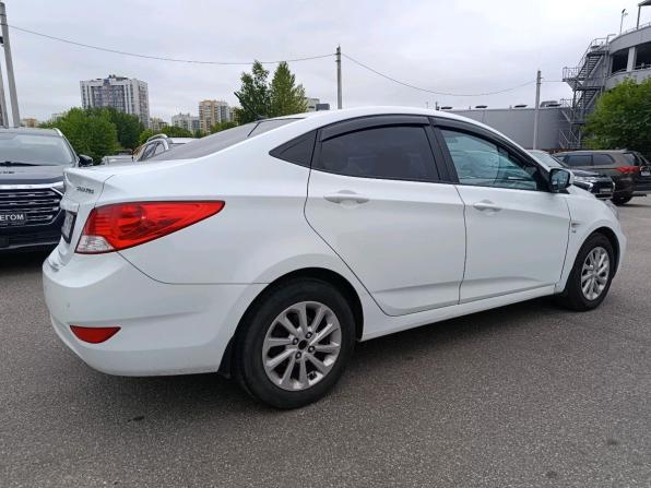 Hyundai Solaris I с пробегом 2013 года, цена 649 000 рублей, 117269 км, седан, Автокод Объявления