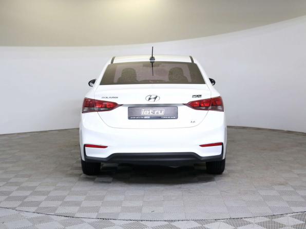Hyundai Solaris II с пробегом 2017 года, цена 699 000 рублей, 247039 км, седан, Автокод Объявления