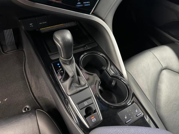 Toyota Camry VIII (XV70) с пробегом 2019 года, цена 2 620 000 рублей, 124852 км, седан, Автокод Объявления