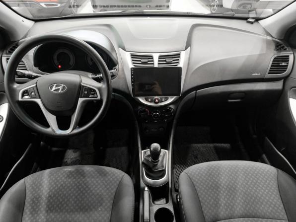Hyundai Solaris I с пробегом 2014 года, цена 650 000 рублей, 124748 км, хэтчбек, Автокод Объявления