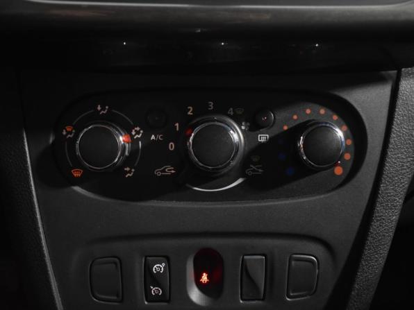 Renault Logan II с пробегом 2018 года, цена 698 750 рублей, 158000 км, седан, Автокод Объявления