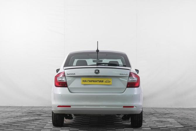 Skoda Rapid I Рестайлинг с пробегом 2018 года, цена 999 000 рублей, 333000 км, лифтбек, Автокод Объявления