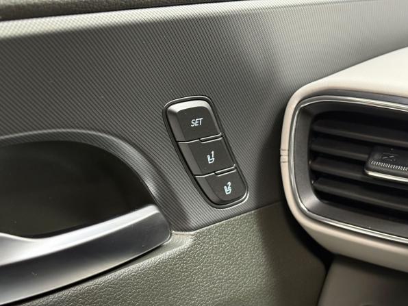 Hyundai Santa Fe IV Рестайлинг с пробегом 2022 года, цена 3 950 000 рублей, 101112 км, внедорожник, Автокод Объявления
