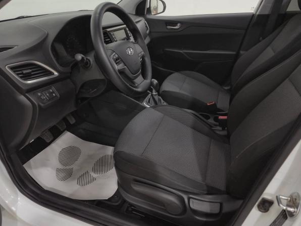 Hyundai Solaris II с пробегом 2017 года, цена 1 080 000 рублей, 160142 км, седан, Автокод Объявления