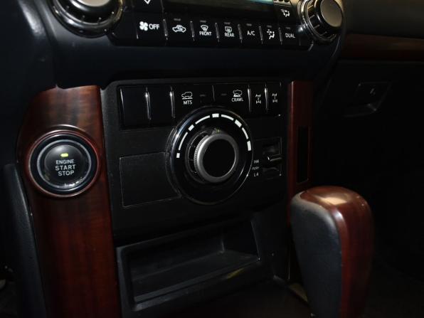 Toyota Land Cruiser Prado 150 Series Рестайлинг 2 с пробегом 2017 года, цена 4 150 000 рублей, 208001 км, внедорожник, Автокод Объявления