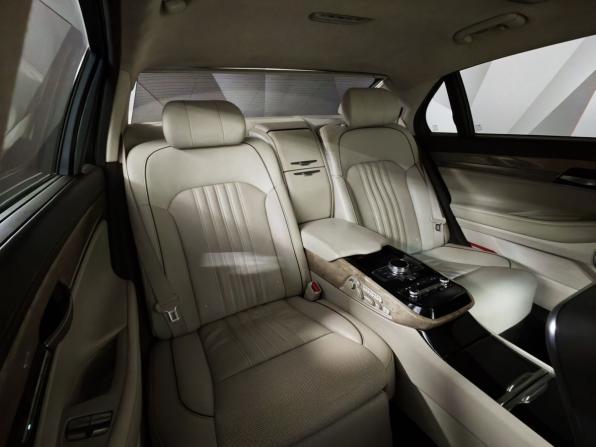 Genesis G90 I с пробегом 2018 года, цена 2 515 000 рублей, 175697 км, седан, Автокод Объявления