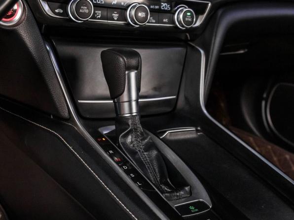 Honda Inspire VI с пробегом 2021 года, цена 2 699 000 рублей, 91902 км, седан, Автокод Объявления