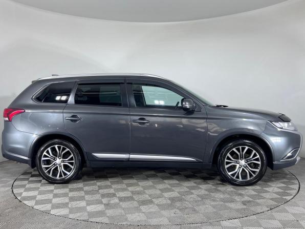 Mitsubishi Outlander III Рестайлинг 3 с пробегом 2018 года, цена 1 599 000 рублей, 206106 км, внедорожник, Автокод Объявления