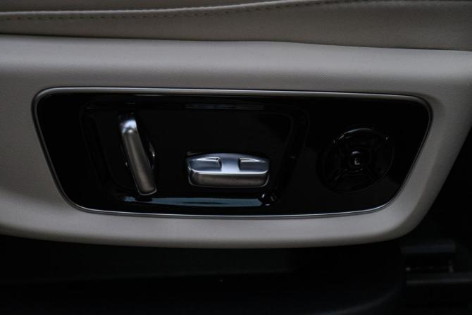 Li Auto (Lixiang) L9 I с пробегом 2023 года, цена 5 900 000 рублей, 41000 км, внедорожник, Автокод Объявления