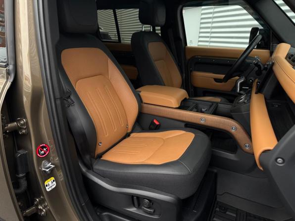 Land Rover Defender II с пробегом 2022 года, цена 11 300 000 рублей, 40895 км, внедорожник, Автокод Объявления