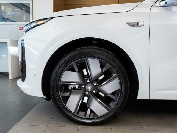 Новый Li Auto (Lixiang) L6 2025 года, цена 8 290 000 рублей, внедорожник, Автокод Объявления