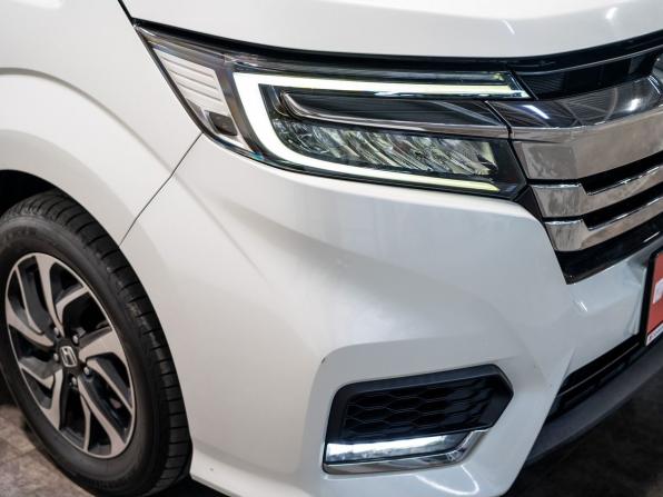Honda Stepwgn V Рестайлинг с пробегом 2018 года, цена 2 265 000 рублей, 72910 км, минивэн, Автокод Объявления