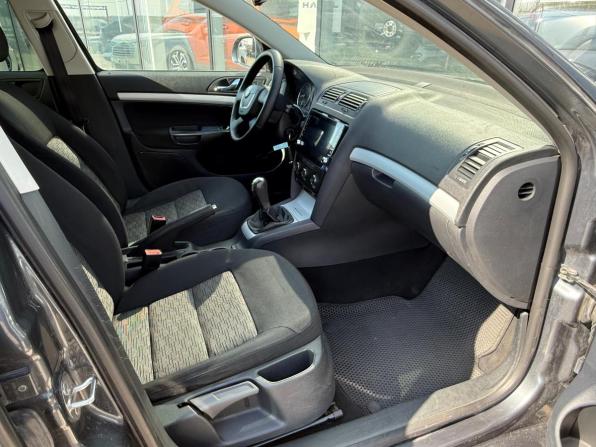 Skoda Octavia II (A5) Рестайлинг с пробегом 2010 года, цена 745 000 рублей, 206416 км, лифтбек, Автокод Объявления