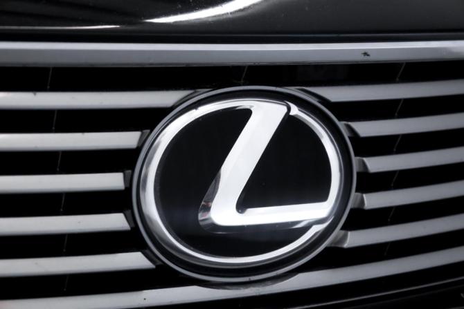 Lexus ES VI с пробегом 2013 года, цена 2 050 000 рублей, 255978 км, седан, Автокод Объявления