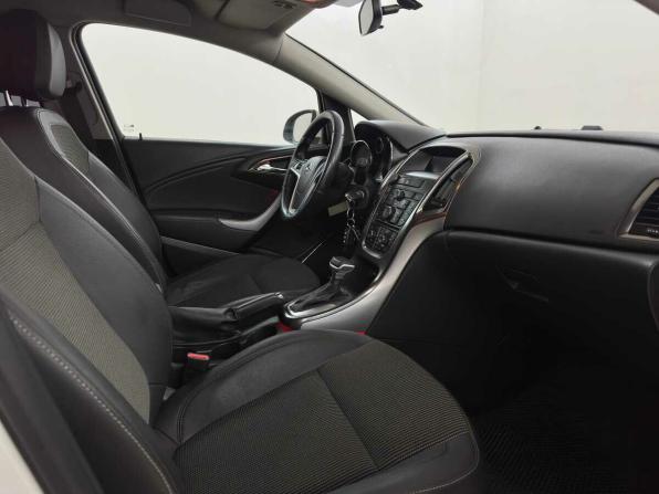 Opel Astra J с пробегом 2012 года, цена 615 000 рублей, 179137 км, хэтчбек, Автокод Объявления