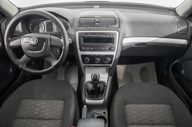 Skoda Octavia II (A5) Рестайлинг с пробегом 2011 года, цена 649 000 рублей, 323000 км, универсал, Автокод Объявления