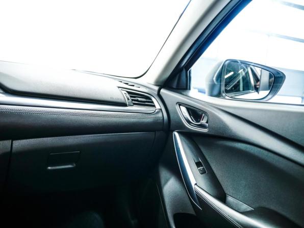 Mazda 6 III (GJ) Рестайлинг с пробегом 2015 года, цена 1 679 000 рублей, 88984 км, седан, Автокод Объявления