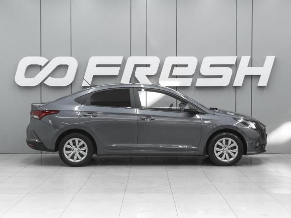 Hyundai Solaris II Рестайлинг с пробегом 2021 года, цена 1 600 000 рублей, 88050 км, седан, Автокод Объявления