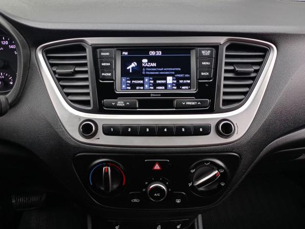 Hyundai Solaris II с пробегом 2018 года, цена 1 179 000 рублей, 128853 км, седан, Автокод Объявления