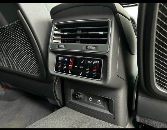 Audi SQ8 I (4M) Рестайлинг с пробегом 2024 года, цена 17 500 000 рублей, 10 км, внедорожник, Автокод Объявления