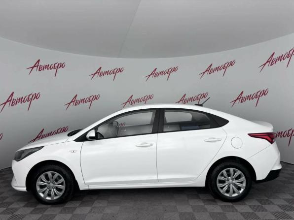 Hyundai Solaris II Рестайлинг с пробегом 2022 года, цена 1 579 000 рублей, 56982 км, седан, Автокод Объявления