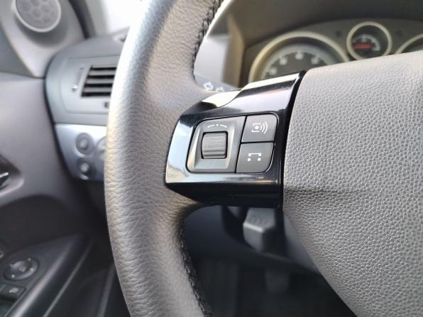 Opel Astra H Рестайлинг с пробегом 2011 года, цена 665 000 рублей, 153967 км, универсал, Автокод Объявления
